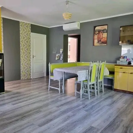 To Apartman شقة